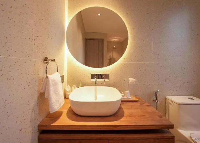 Modern 4 Bedroom Walking Distance To Double Six * Seminyak (Bali)