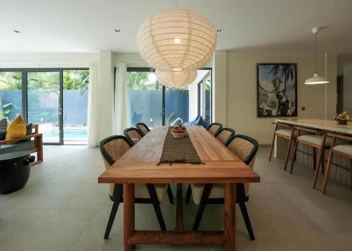 Modern 4 Bedroom Walking Distance To Double Six * Seminyak (Bali)
