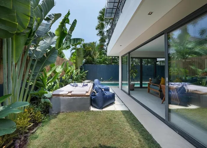 Modern 4 Bedroom Walking Distance To Double Six