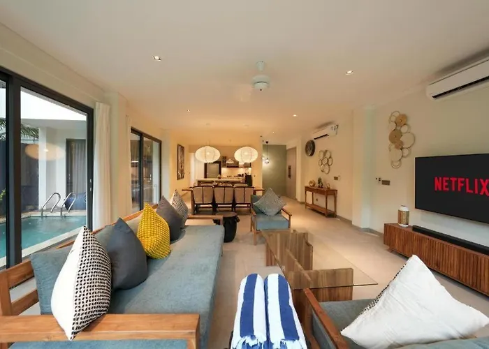 Modern 4 Bedroom Walking Distance To Double Six